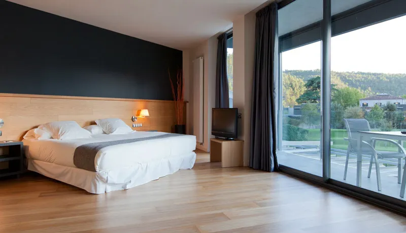FAMILY ROOM CAPACITY 4 Room, Mon St Benet, Barcelona