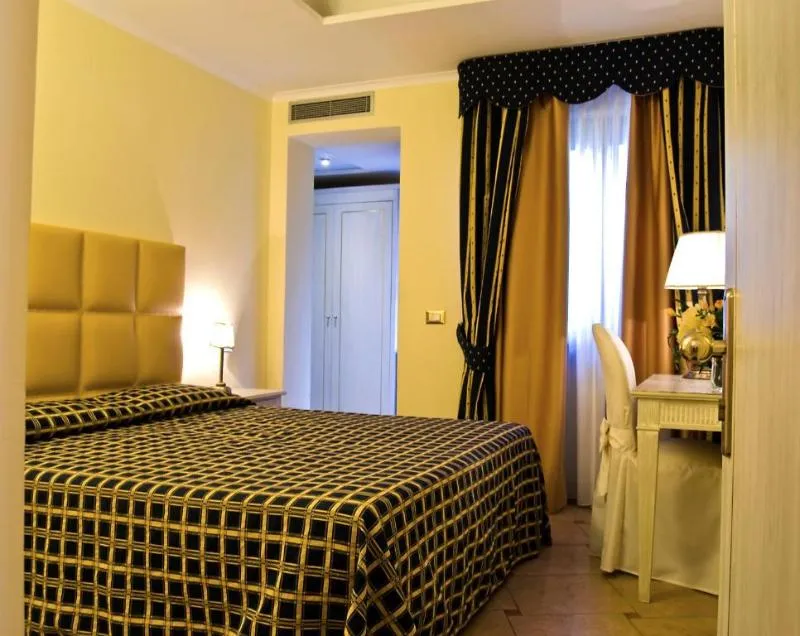 Double or Twin ECONOMY Room, La Vue D'Or, Naples