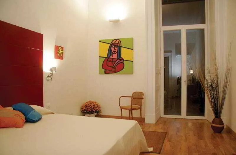 Room, Piazza Bellini, Naples