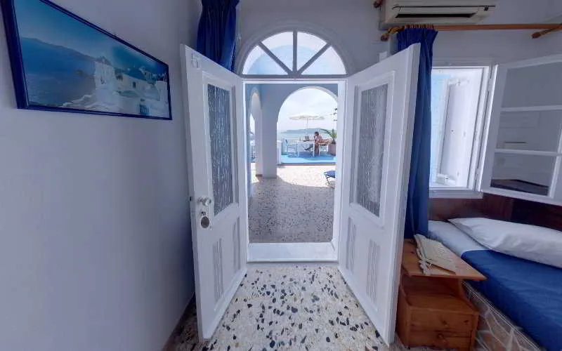 Room, Kafieris Blue Apartments, Santorini