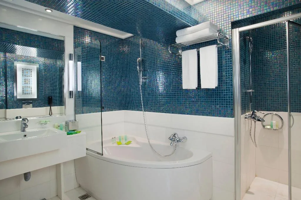 SUITE KING SIZE BED Room, Crowne Plaza Athens, Athens
