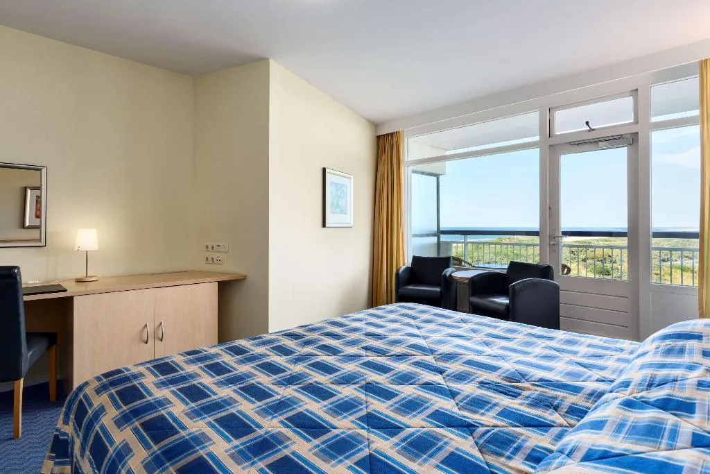 FAMILY ROOM CAPACITY 4 Room, Atlantic Den Haag, Amsterdam
