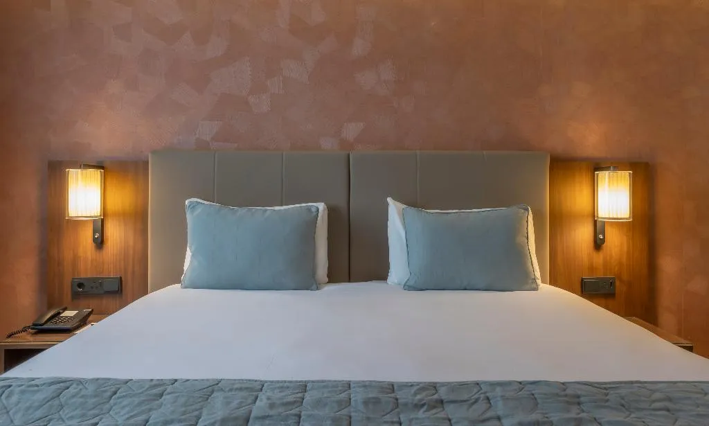 Double or Twin DELUXE Room, Hotel Riu Plaza The Gresham Dublin, Dublin