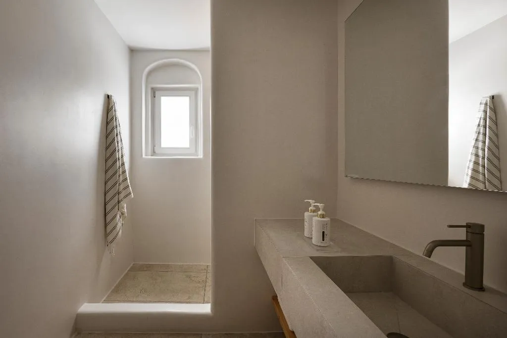 SUITE HONEYMOON Room, NERO Boutique Hotel, Santorini
