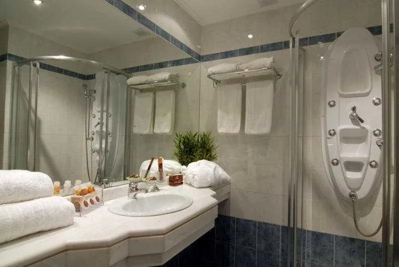 JUNIOR SUITE WITH JACUZZI Room, Athens Atrium Hotel & Suites, Athens