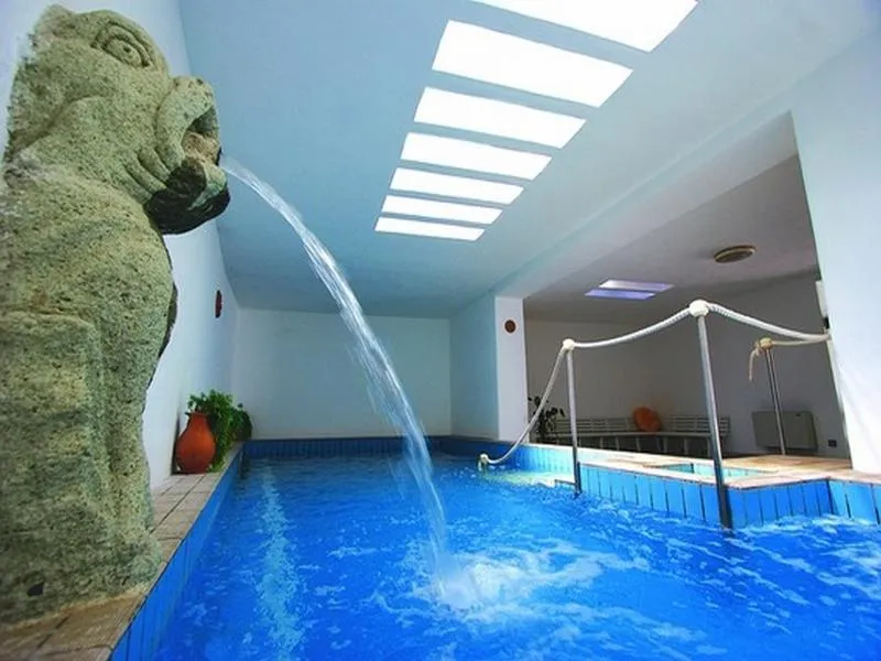 Pool, Cesotta, Naples