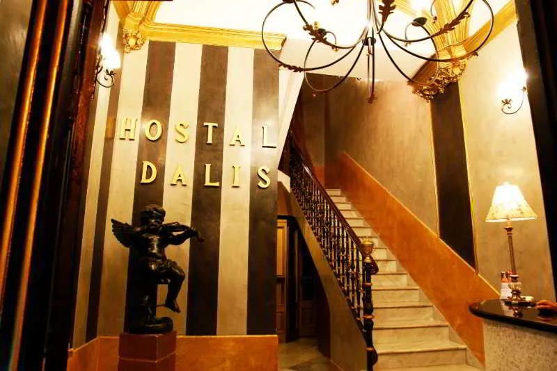 Lobby, Dalis, Seville
