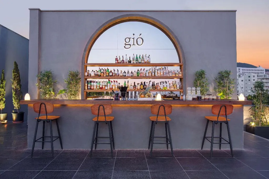 Bar, DoubleTree by Hilton Kusadasi, Izmir