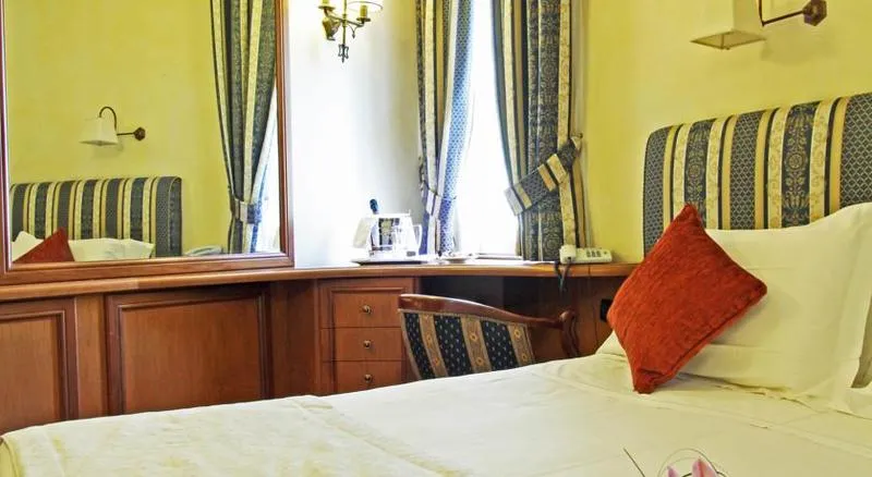 DOUBLE SINGLE USE STANDARD Room, La Fenice, Rome