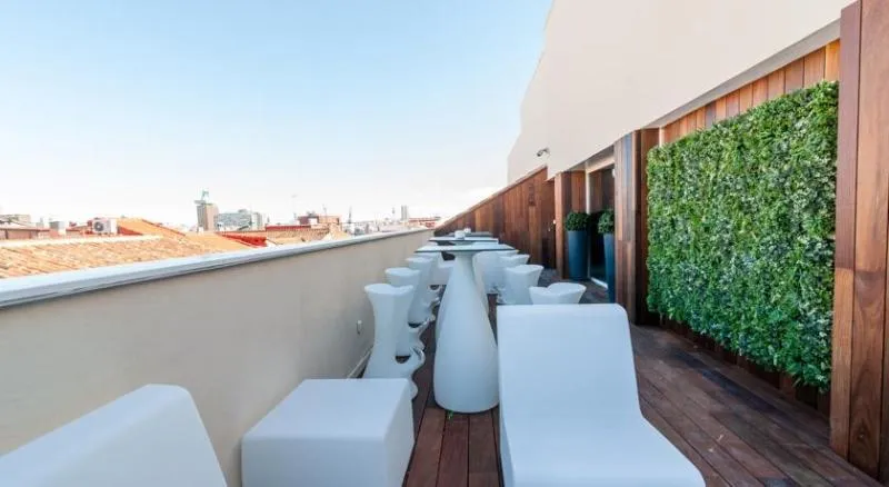 Terrace, B&B Hotel Madrid Centro Fuencarral 52, Madrid