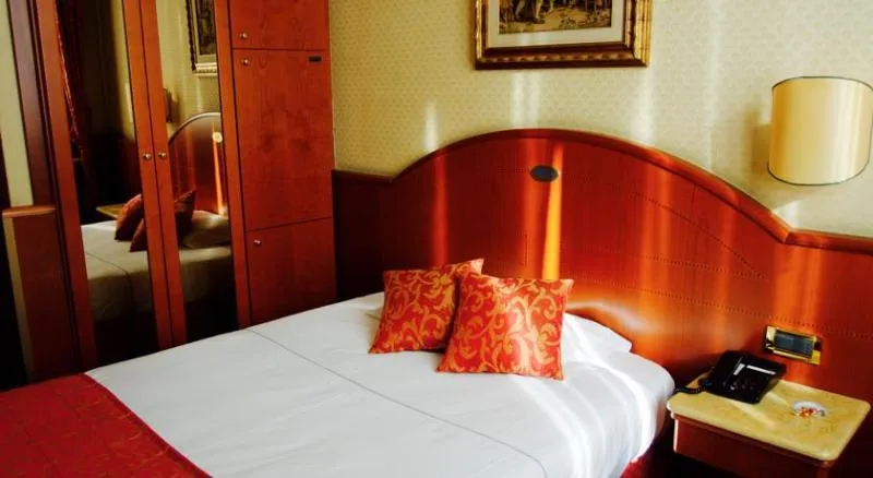 Room, Montebianco - Mokinba Hotels, Milan