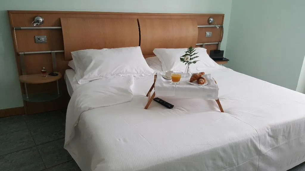 DOUBLE SINGLE USE STANDARD Room, Marina Palace Hotel Spa & Congress Hall, Catania