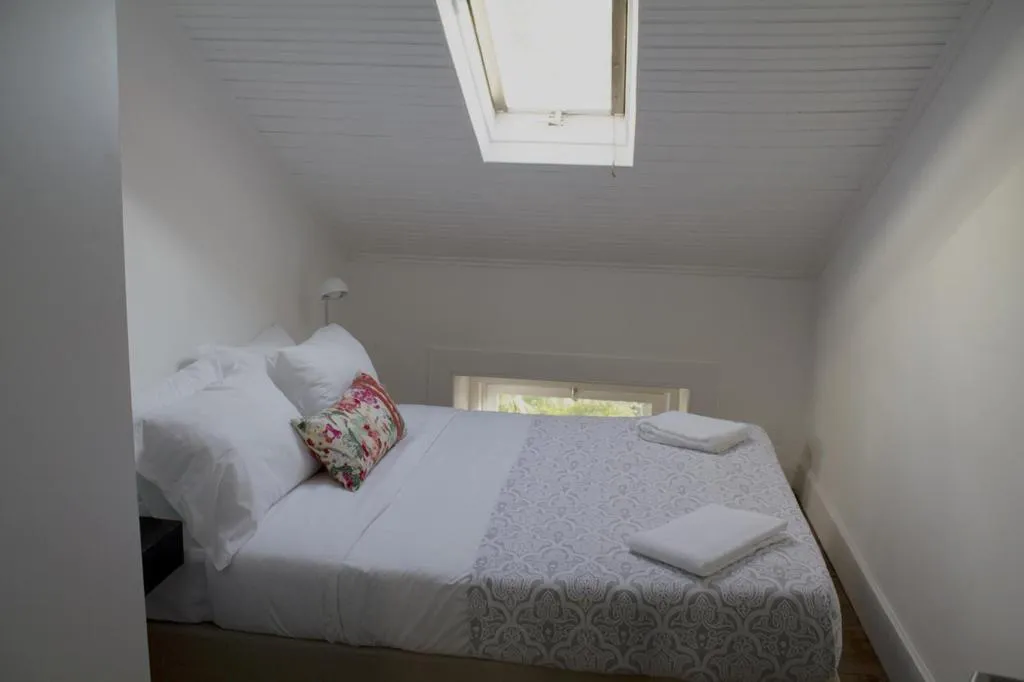 DOUBLE WITH SHARED BATHROOM Room, WW Hostel & Suites, Porto