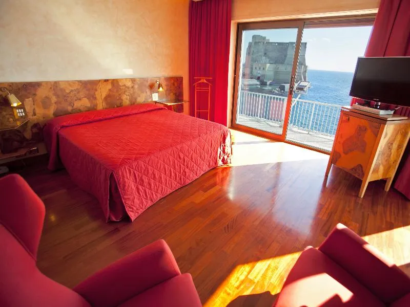 JUNIOR SUITE STANDARD Room, Royal Continental, Naples