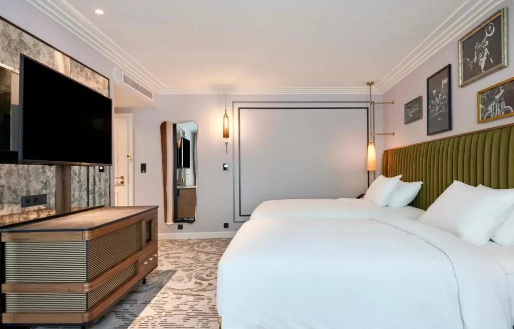 DOUBLE TWO DOUBLE BEDS Room, Hotel Saski Krakow, Curio collection by Hilton, Krakow