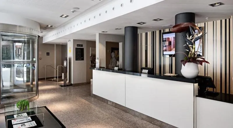 Lobby, Catalonia Plaza Mayor, Madrid