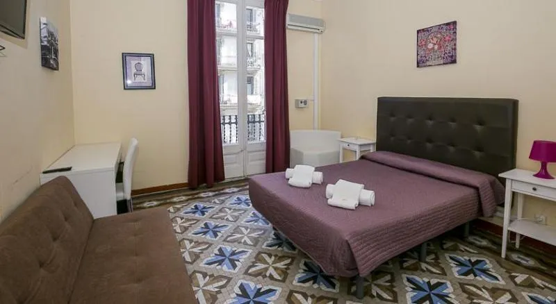 Double or Twin SUPERIOR Room, Hostal Balmes Centro, Barcelona