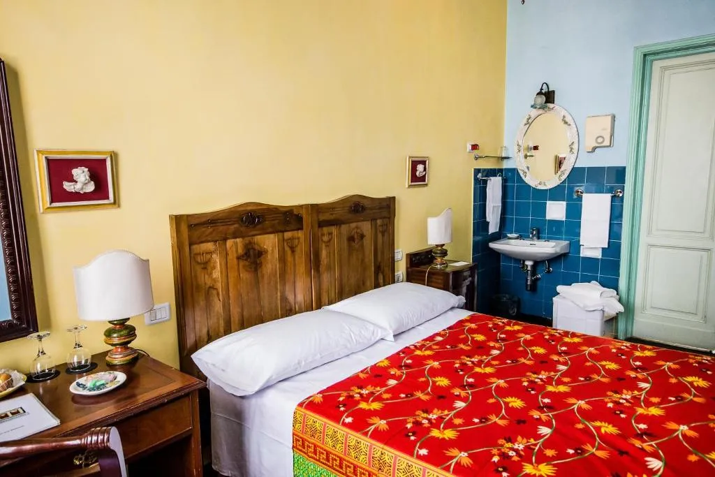 DOUBLE WITH SHARED BATHROOM Room, Il Bargellino, Florence