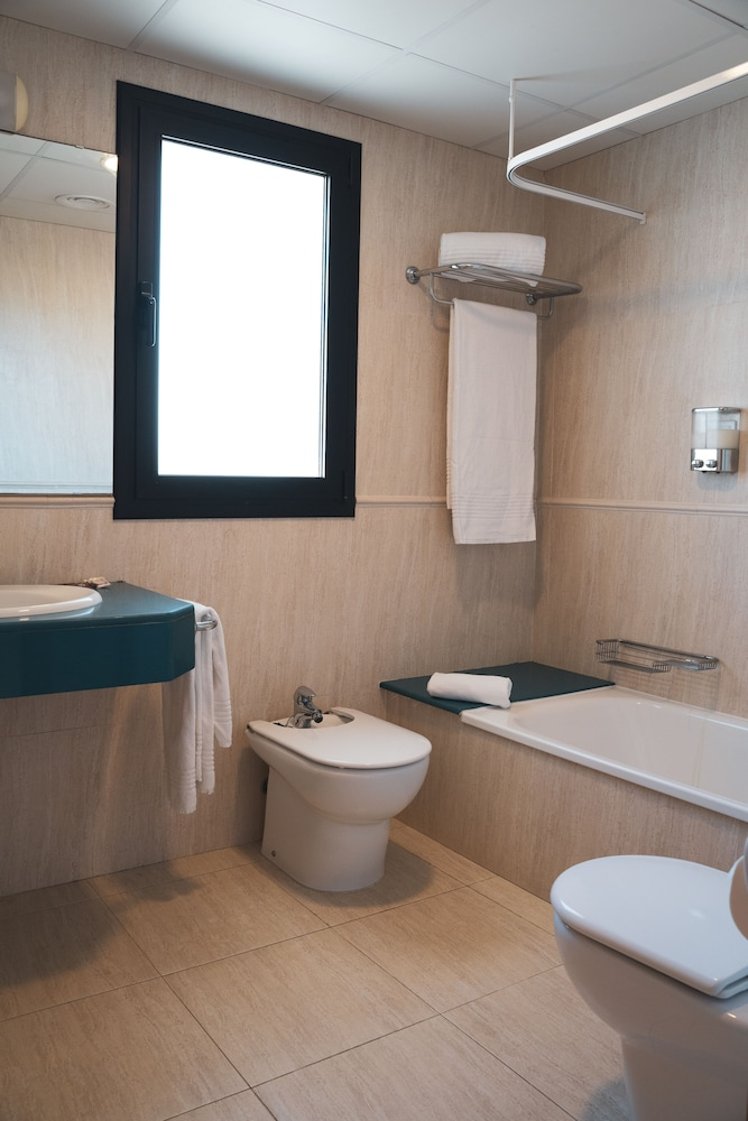 Beatrix 2000 - Caliu Apartments, Costa Brava