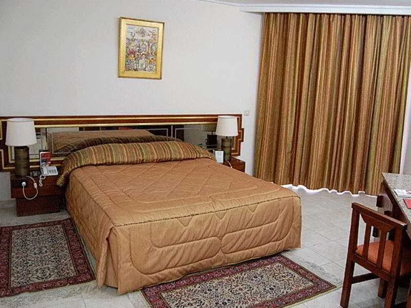 SINGLE STANDARD Room, Diplomat Hotel, Tunisia
