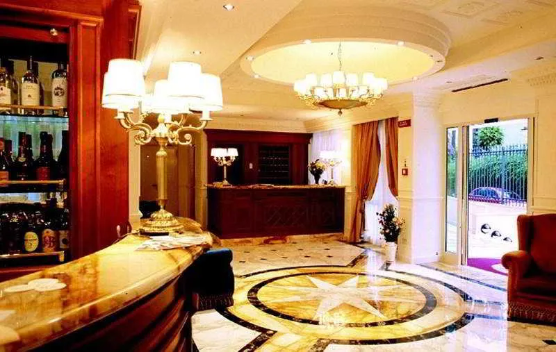 Lobby, Sunrise, Rome