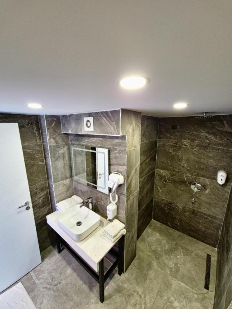 Alion Hotel 21, Durres