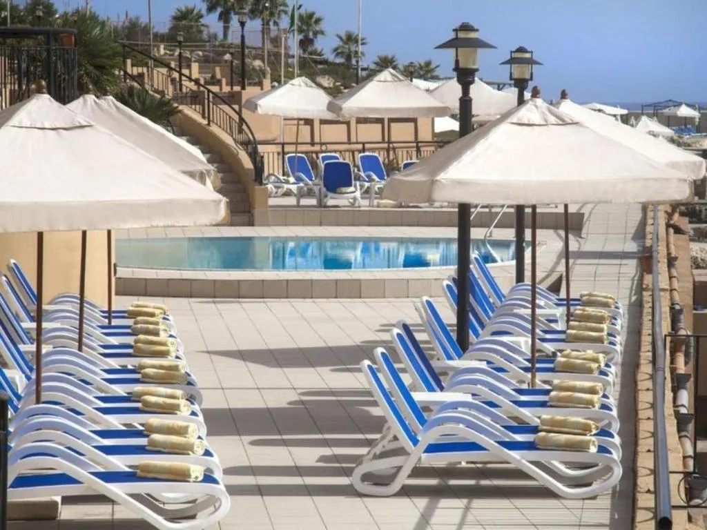 Pool, Verdi St Georges Bay Marina, Malta