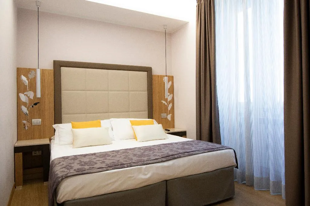 DOUBLE DELUXE Room, Giolli Nazionale, Rome