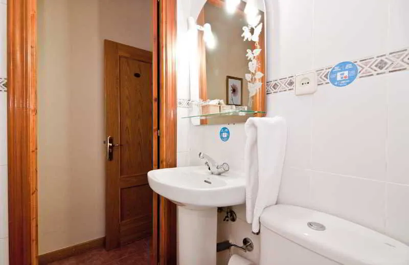 Room, Oporto, Madrid