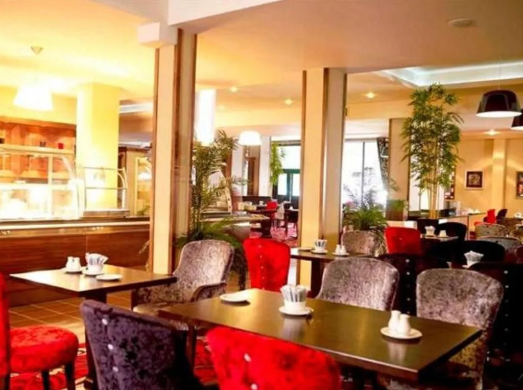 Restaurant, The Green Isle Hotel Dublin, Dublin
