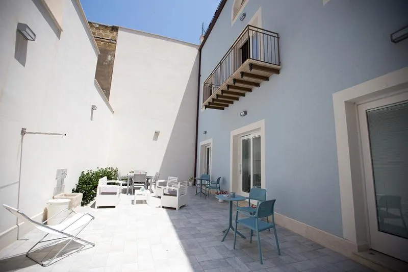 General view, B&B Kolors, Palermo