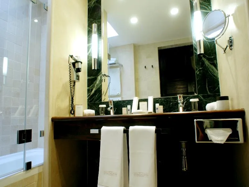 JUNIOR SUITE DELUXE WITH JACUZZI Room, Gran Hotel Guadalpin Banus, Costa Del Sol