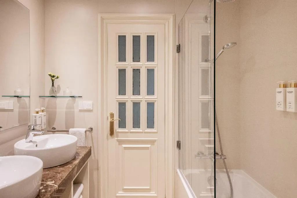 Double or Twin CONNECTING ROOM Room, Hotel Fenix Gran Meliá, Madrid