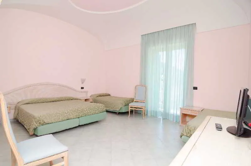 Room, Felix Terme, Naples