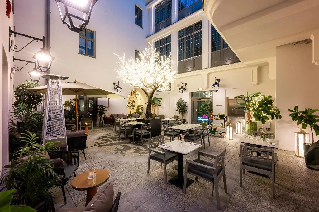 Restaurant, Hotel Saski Krakow, Curio collection by Hilton, Krakow