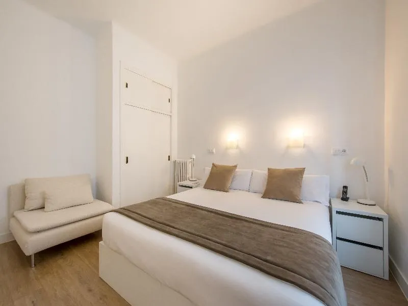 DOUBLE STANDARD Room, NeoMagna Madrid, Madrid