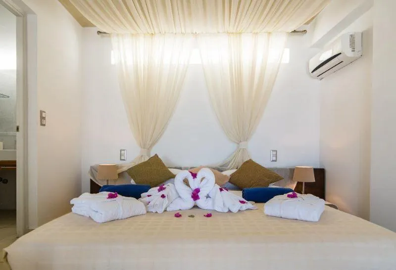 Double or Twin STANDARD Room, Antinea Hotel Suites and spa, Santorini