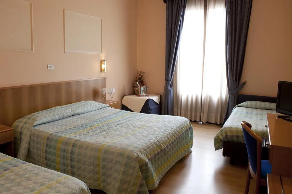 QUADRUPLE STANDARD Room, Porziuncola, Perugia