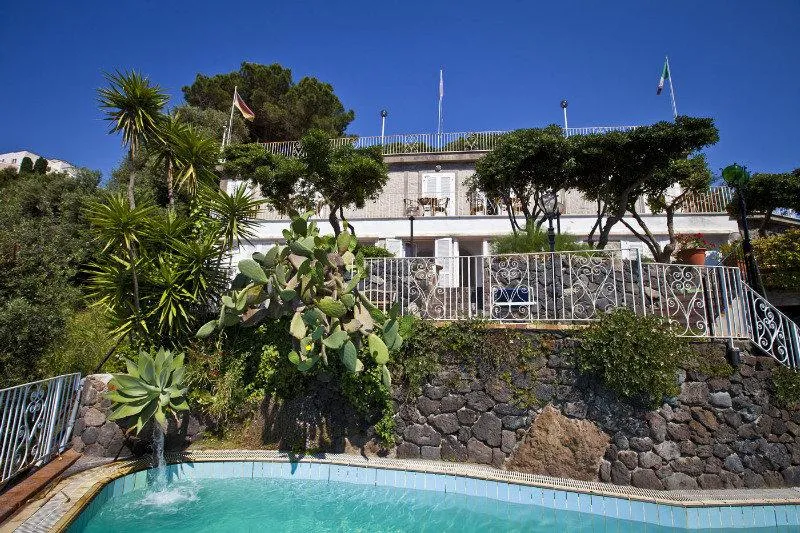 Pool, Don Felipe, Naples