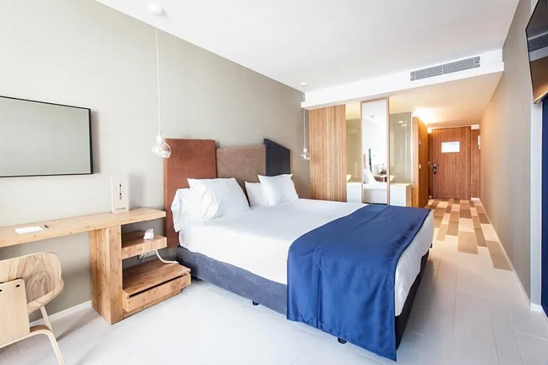 DOUBLE SINGLE USE DELUXE PARTIAL OCEAN VIEW Room, Ocean Drive Talamanca, Ibiza