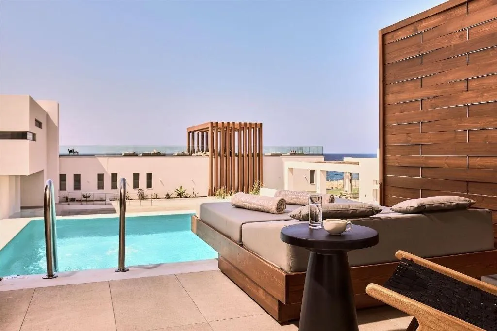 Room, Enorme Santanna Island, Crete