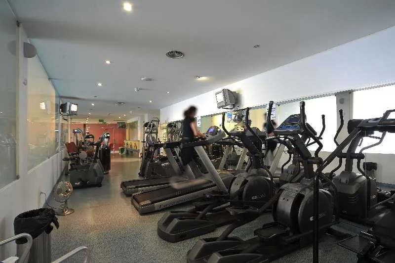 Sports and Entertainment, Lusitânia, Porto