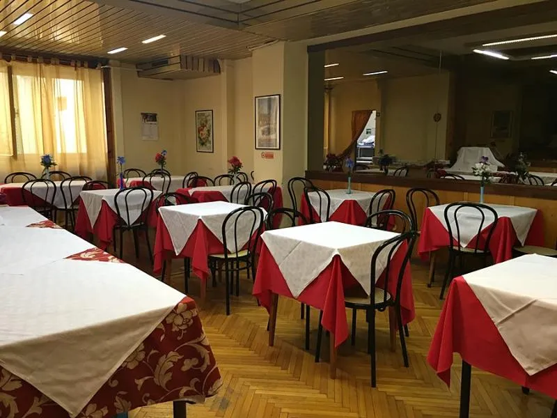 Restaurant, Ascot, Florence