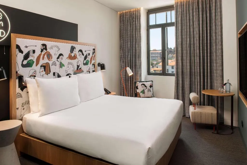 Room, Se Catedral Hotel Porto, Tapestry Collection by Hi, Porto