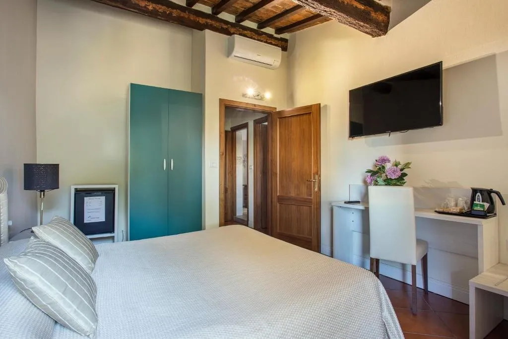 General view, Giuliani Home, Florence