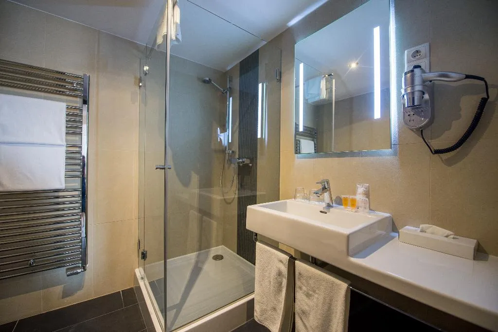 DOUBLE CAPACITY 3 Room, The Three Corners Hotel Art, Budapest