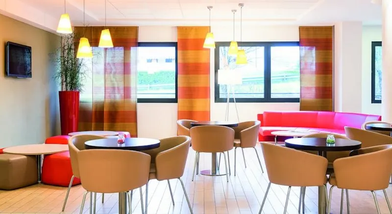 Lobby, ibis Milano Malpensa Aeroporto, Milan