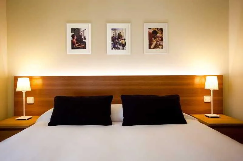 APARTMENT CAPACITY 8 THREE BEDROOMS Room, Apartment in Chamberí, Madrid