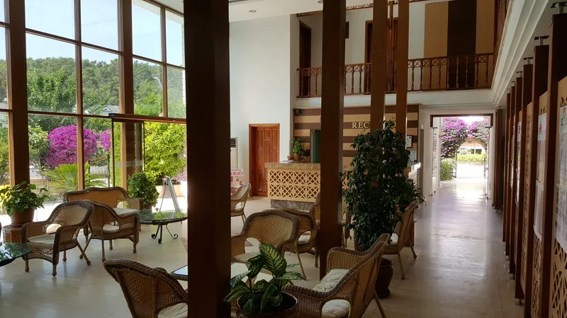 Lobby, Felice, Antalya