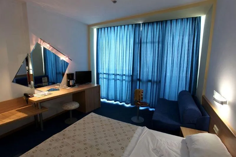 Room, Grand Victoria, Bourgas
